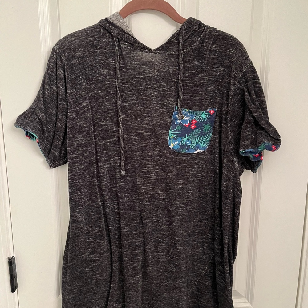 Short sleeve hoodie
